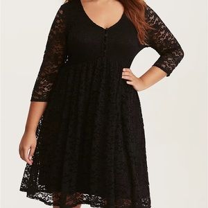 BLACK LACE BABYDOLL DRESS